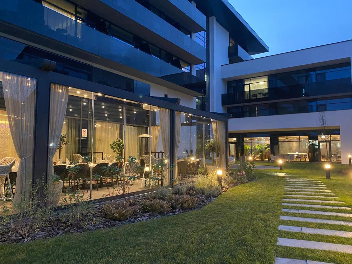 Tisia Hotel & Spa Tiszaujvaros Exterior photo