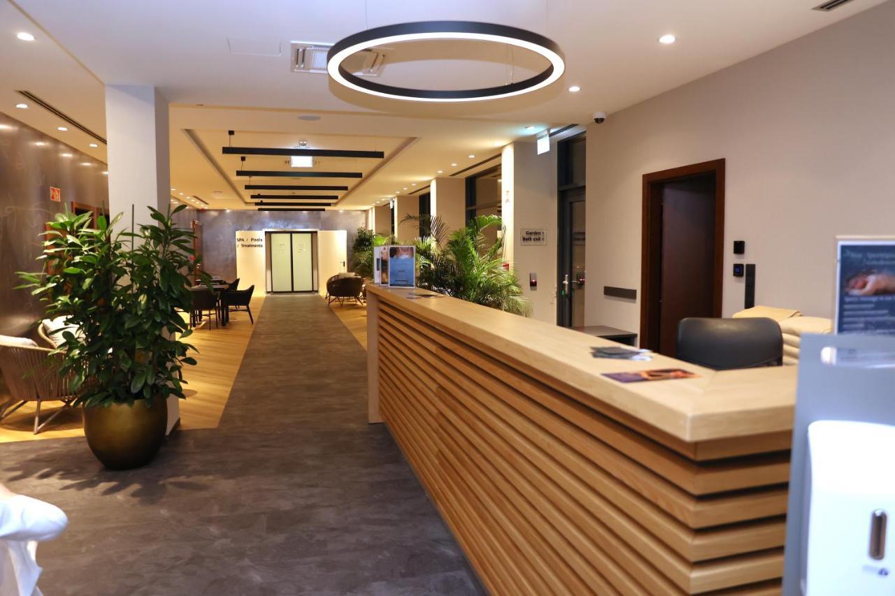 Tisia Hotel & Spa Tiszaujvaros Exterior photo